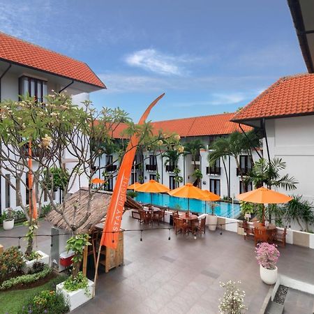 Harris Hotel Kuta Tuban Bali Экстерьер фото